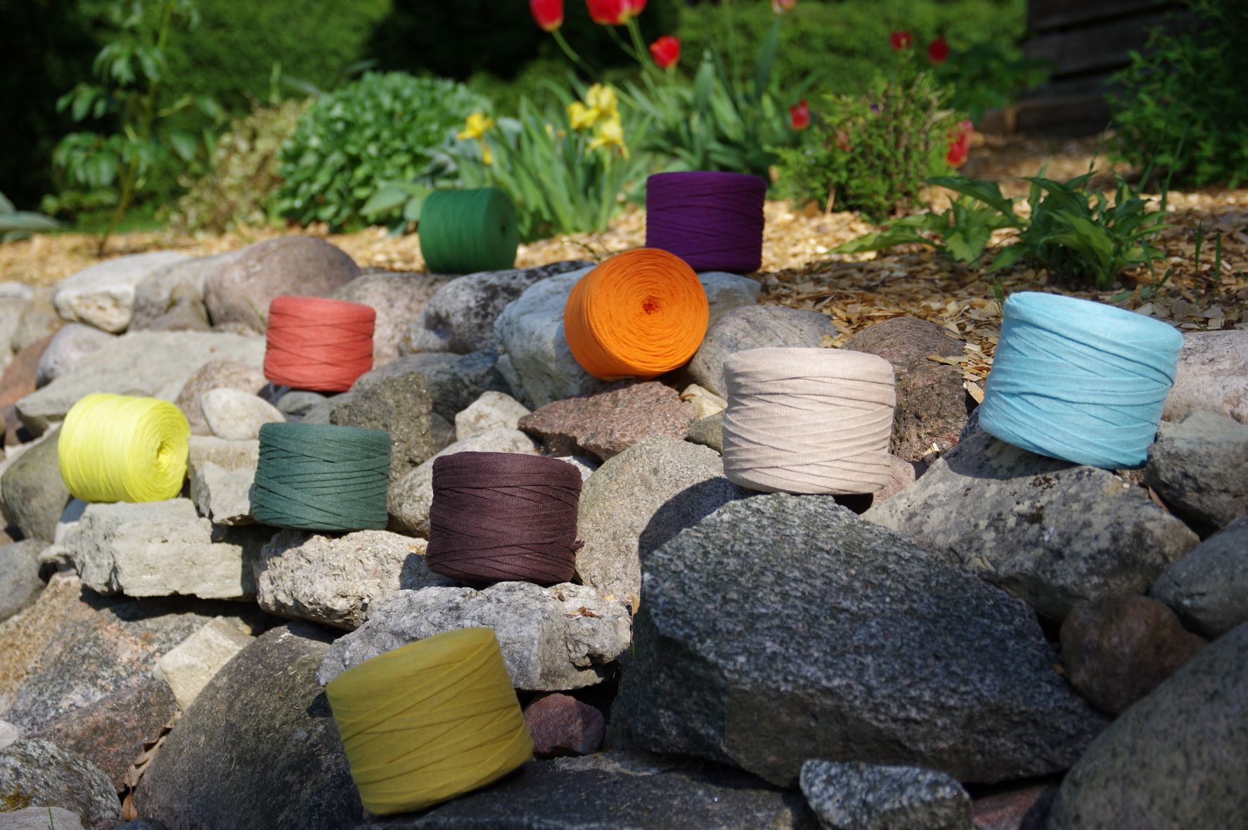 värvilised Oteksi puuvillased trikoopaelad käsitööprojektideks<br />
